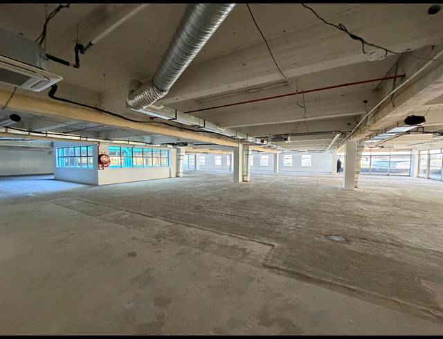 1,218M² BUILDING TO LET IN FORESHORE